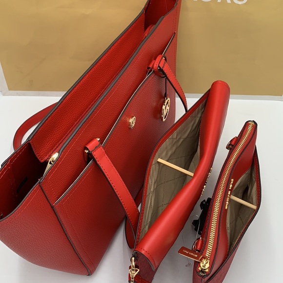 MICHAEL KORS
Maisie Large Pebbled Leather 3-in-1 Tote Bag FLAME SIGNATURE COLOR - Picture 7 of 16